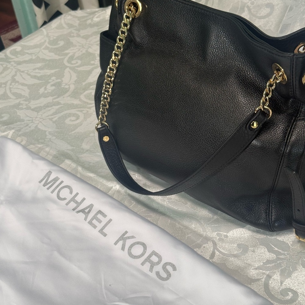 Black NWT Michael Kors handbag. - Picture 2 of 16